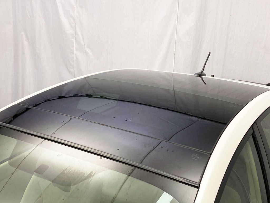 2014 Toyota Prius 5dr Hatchback Two - 22965767 - 13