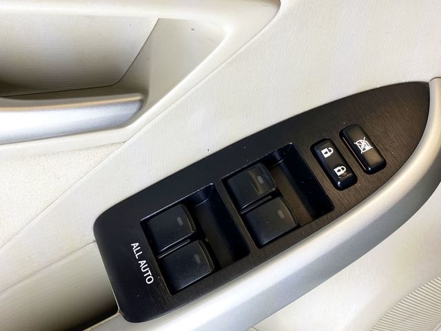 2014 Toyota Prius 5dr Hatchback Two - 22965767 - 16