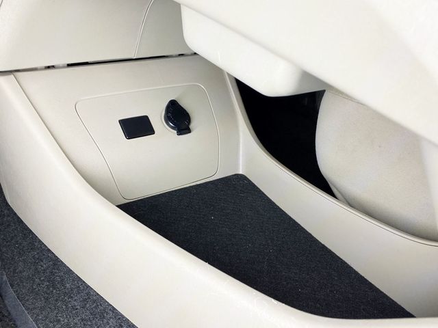 2014 Toyota Prius 5dr Hatchback Two - 22965767 - 33