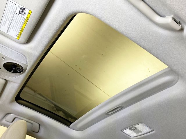 2014 Toyota Prius 5dr Hatchback Two - 22965767 - 37