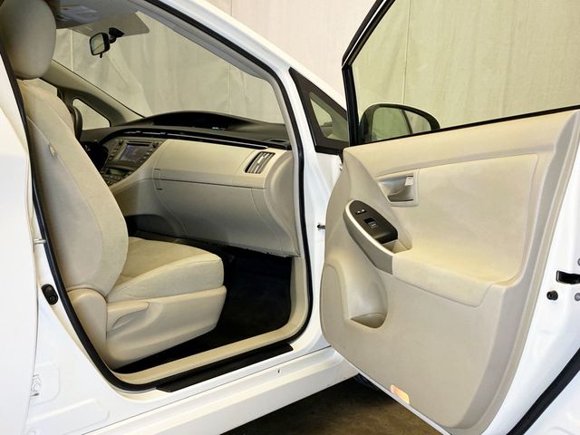2014 Toyota Prius 5dr Hatchback Two - 22965767 - 38