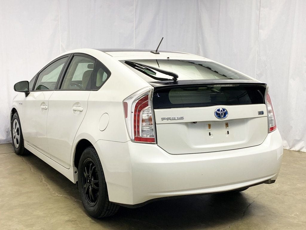 2014 Toyota Prius 5dr Hatchback Two - 22965767 - 3