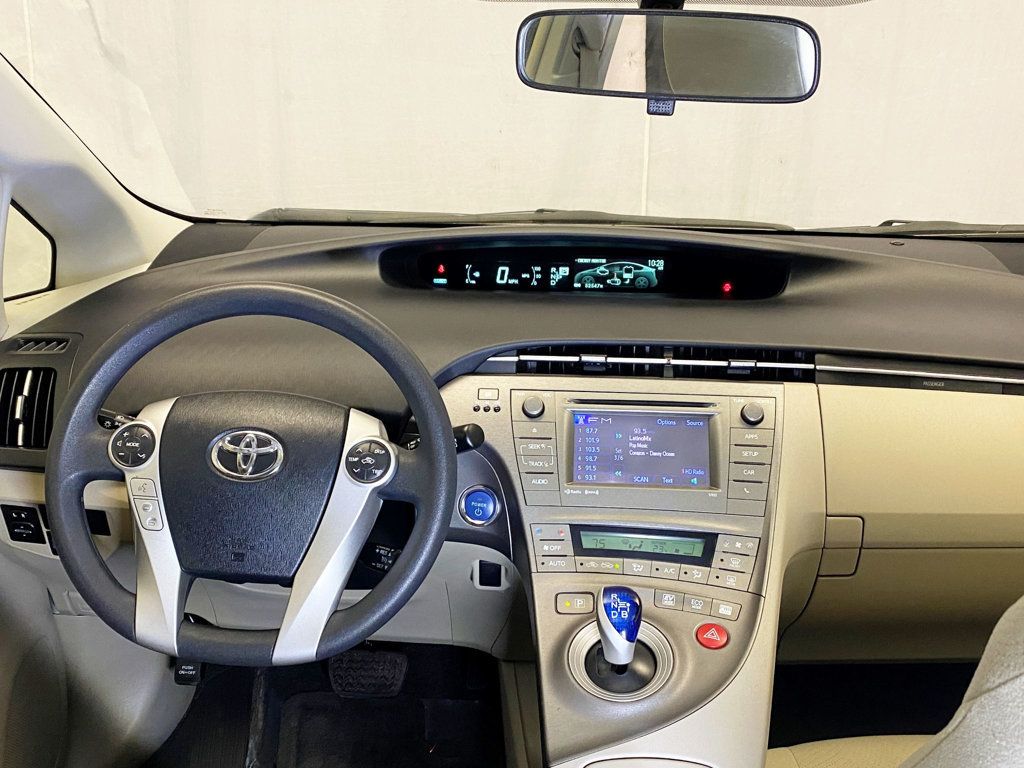 2014 Toyota Prius 5dr Hatchback Two - 22965767 - 42