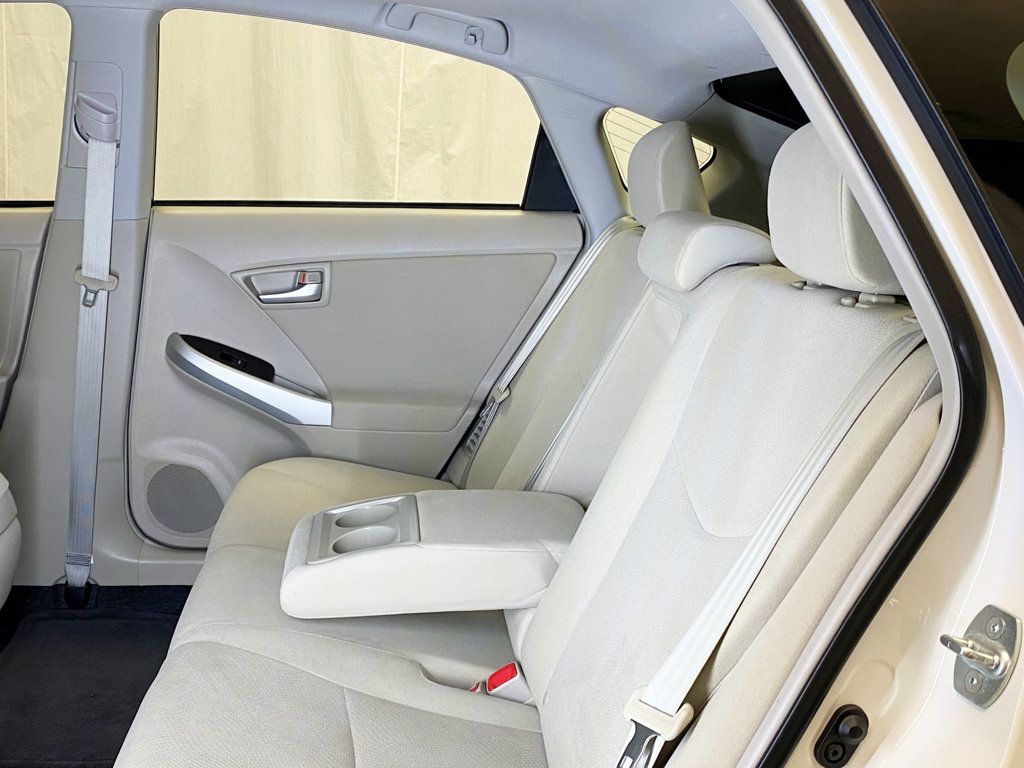 2014 Toyota Prius 5dr Hatchback Two - 22965767 - 48