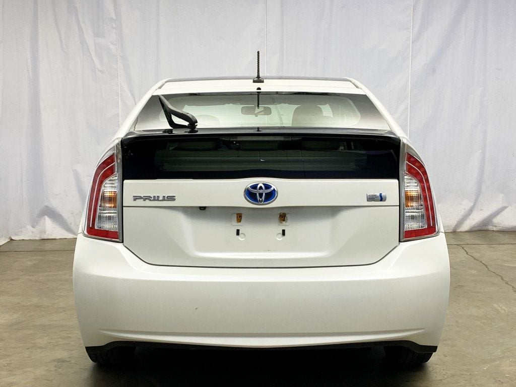 2014 Toyota Prius 5dr Hatchback Two - 22965767 - 4