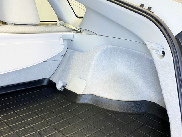 2014 Toyota Prius 5dr Hatchback Two - 22965767 - 52