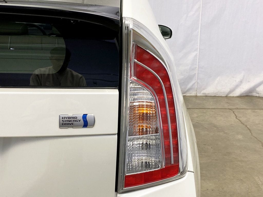 2014 Toyota Prius 5dr Hatchback Two - 22965767 - 6