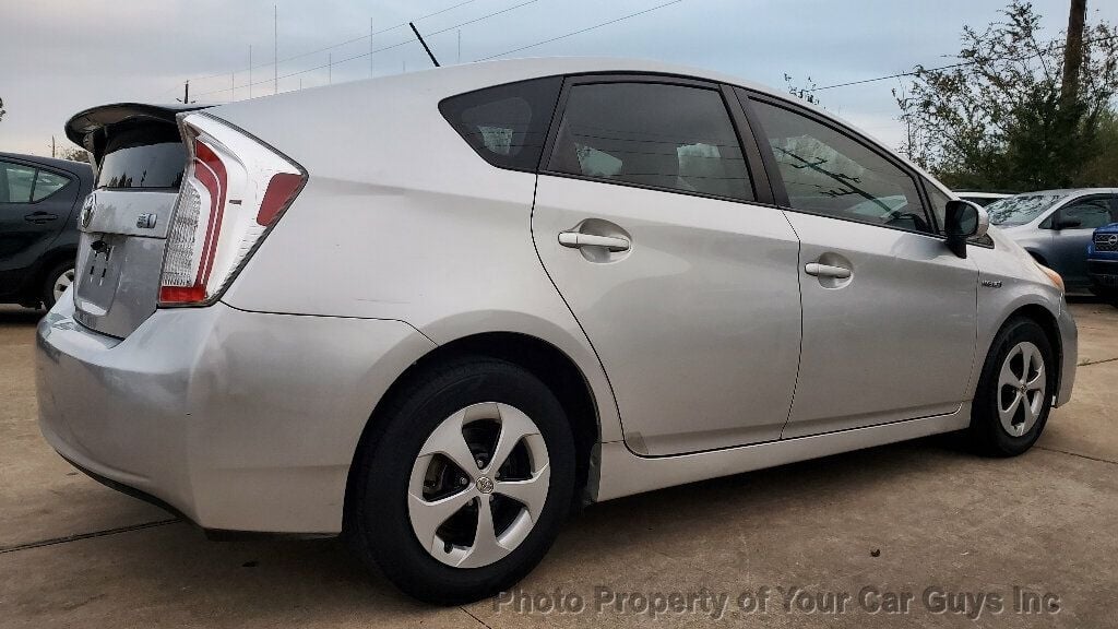 2014 Toyota Prius 5dr Hatchback Two - 22732247 - 9