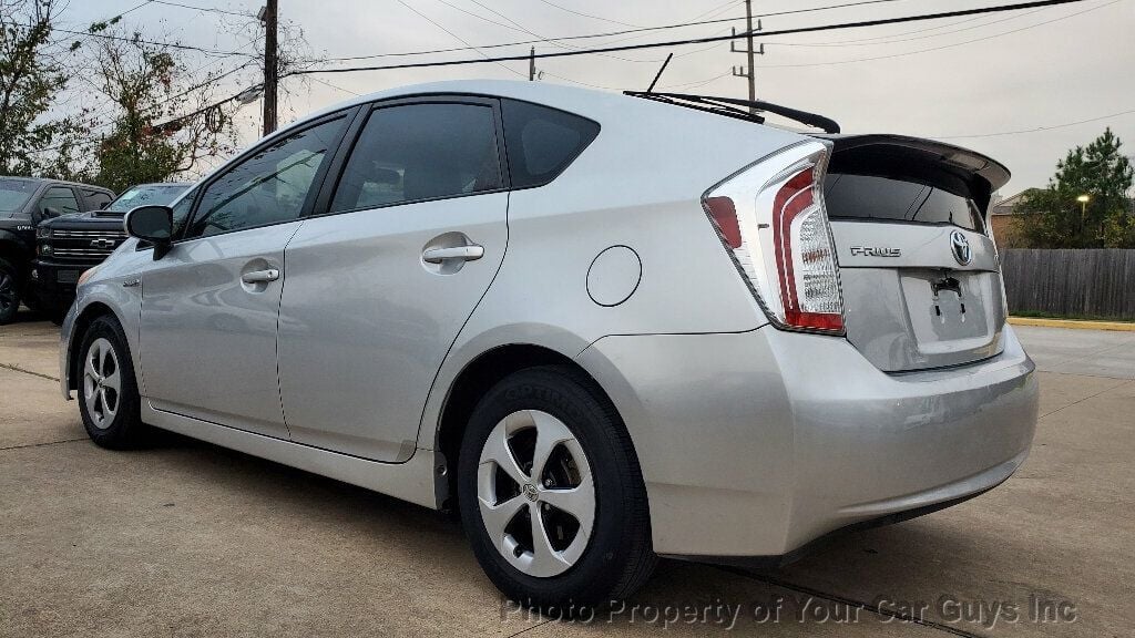 2014 Toyota Prius 5dr Hatchback Two - 22732247 - 16