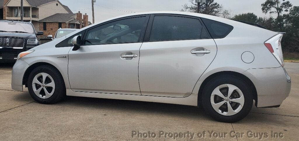 2014 Toyota Prius 5dr Hatchback Two - 22732247 - 17