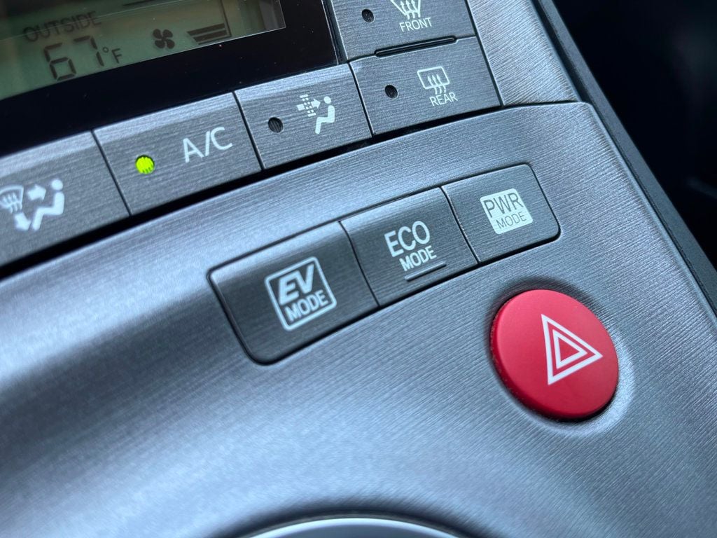 2014 Toyota Prius Prius /Sunroof/Navigation/Reverse Camera - 22411468 - 43