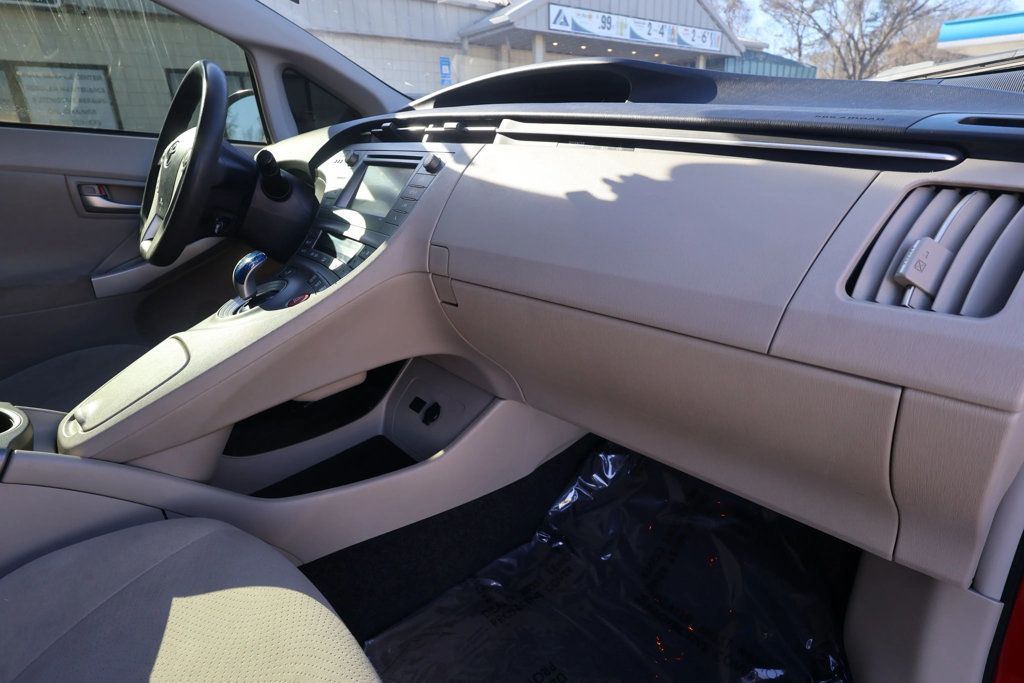 2014 Toyota Prius THREE TRIM LEVEL, HATCHBACK, GOOD SERVICE HISTORY!!! - 22955785 - 24