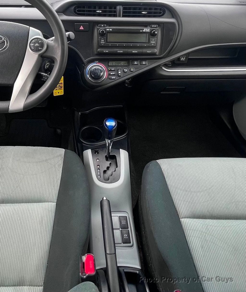 2014 Toyota Prius c 5dr Hatchback Three - 22108686 - 31