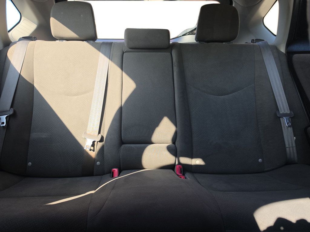 Toyota Prius photo 13