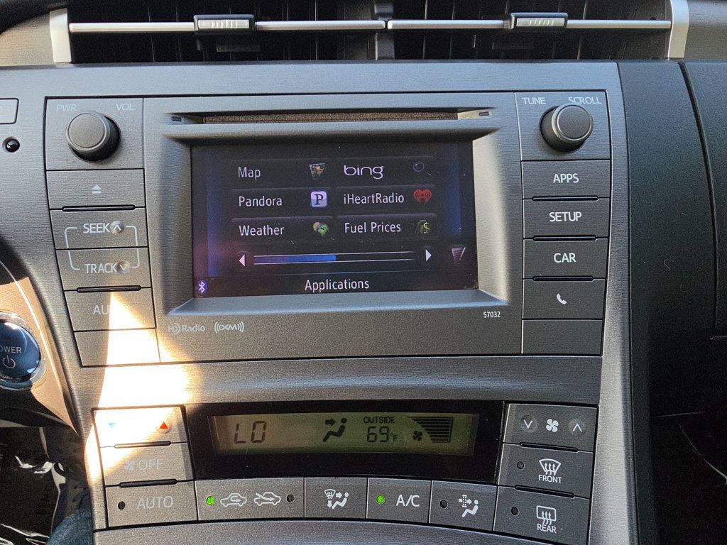 Toyota Prius photo 14