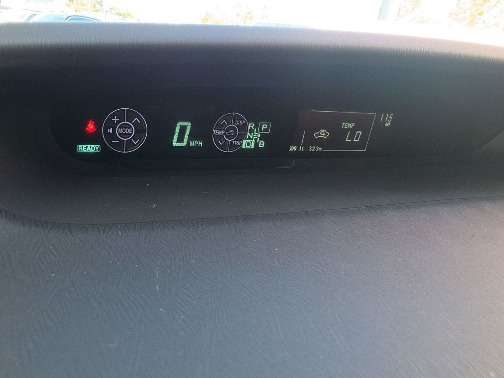 Toyota Prius photo 16