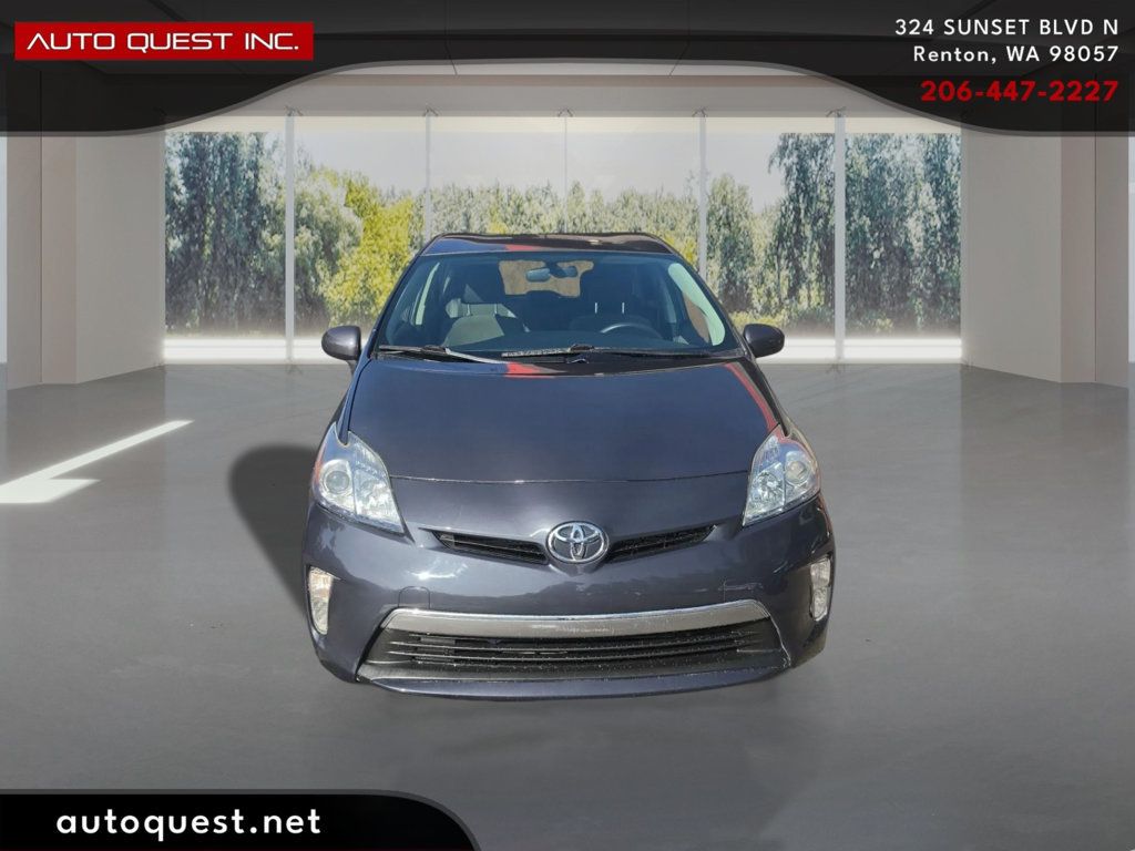 Toyota Prius photo 2