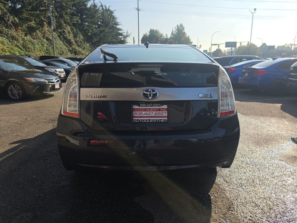 Toyota Prius photo 22