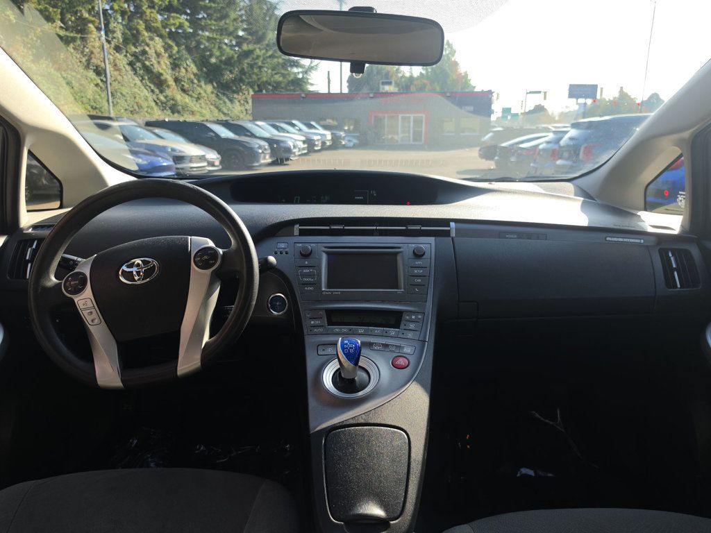 Toyota Prius photo 26