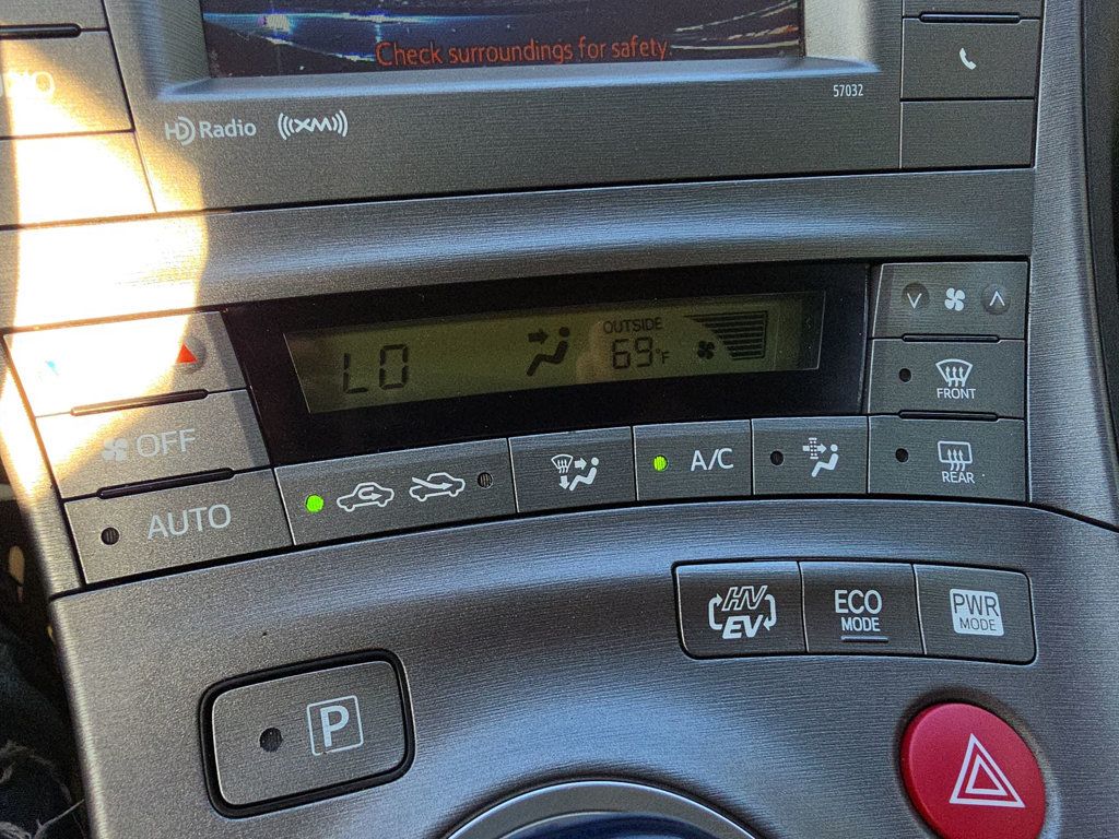 Toyota Prius photo 28