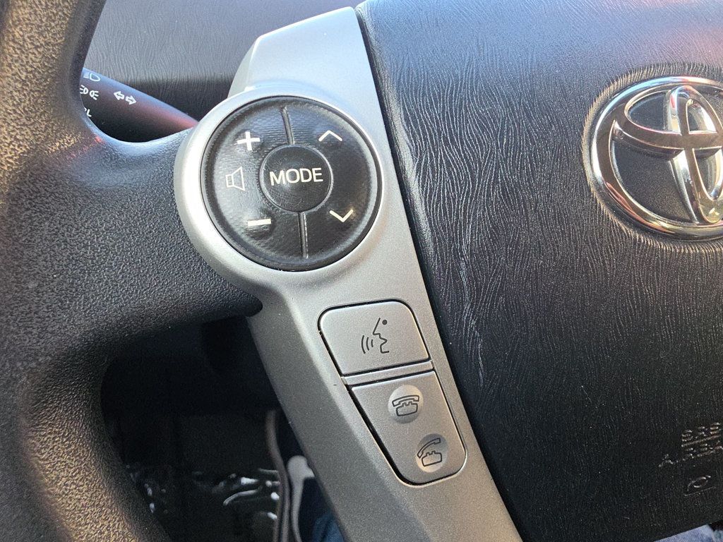 Toyota Prius photo 29