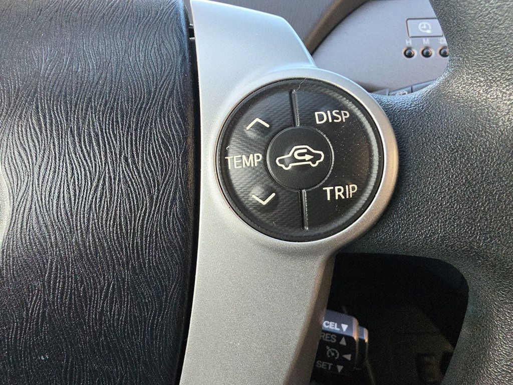 Toyota Prius photo 30