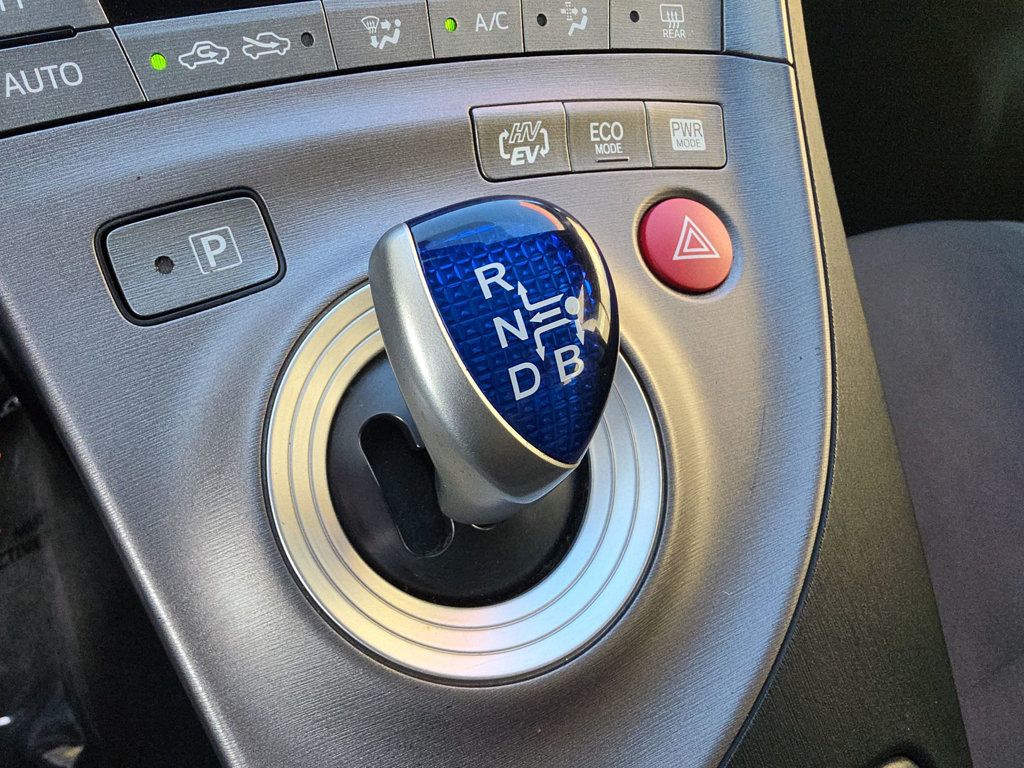 Toyota Prius photo 31
