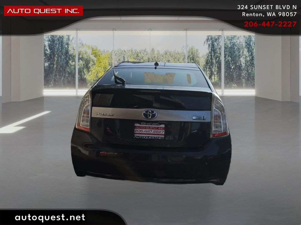Toyota Prius photo 6