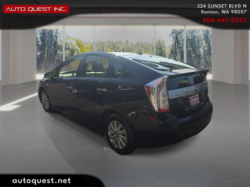 Toyota Prius photo 7
