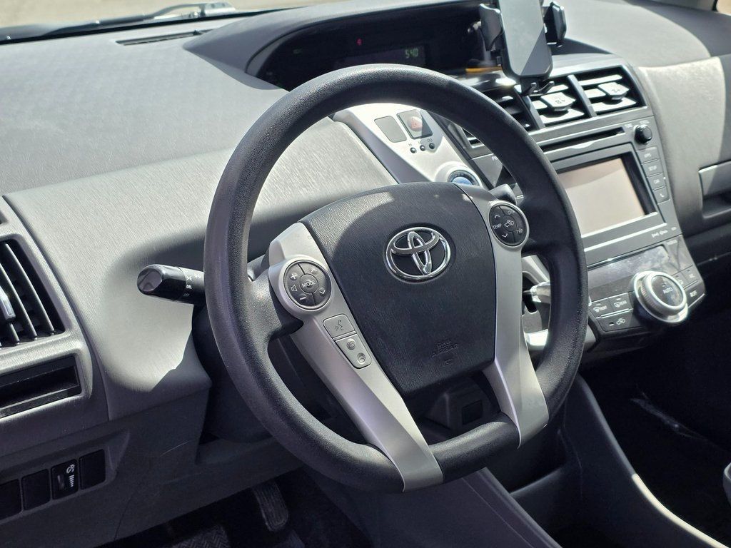 2014 Toyota Prius v - 22932413 - 10