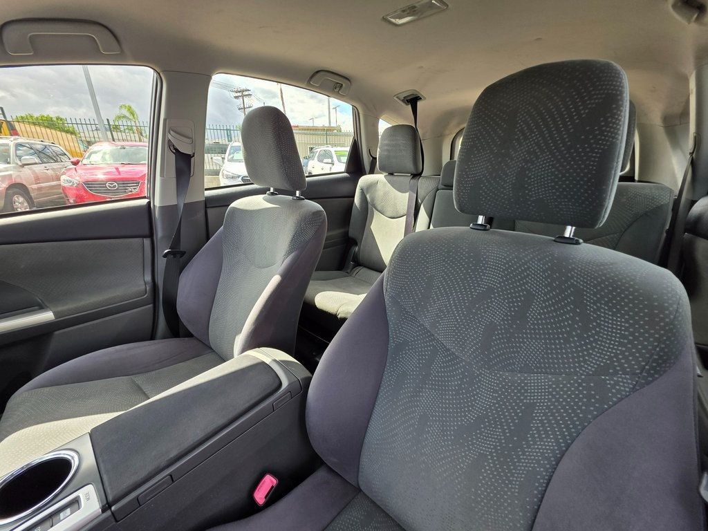 2014 Toyota Prius v - 22932413 - 12