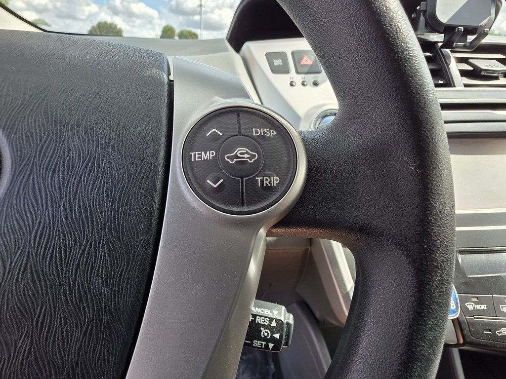 2014 Toyota Prius v - 22932413 - 25