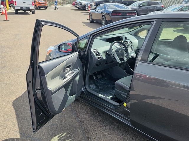 2014 Toyota Prius v  - 22932413 - 31