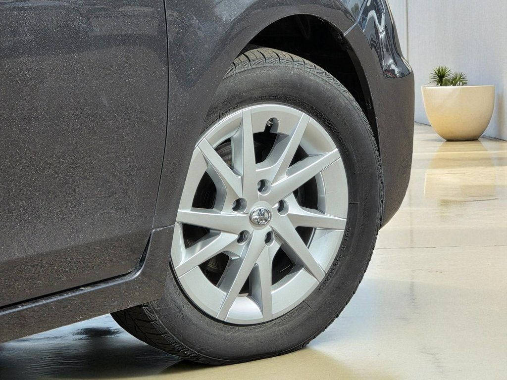 2014 Toyota Prius v - 22932413 - 6