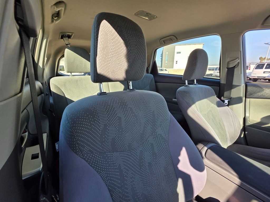 2014 Toyota Prius v  - 22962338 - 9