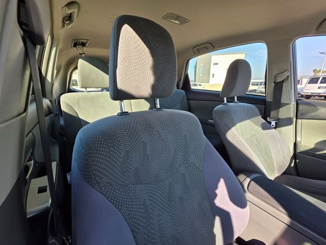 2014 Toyota Prius v  - 22962338 - 9