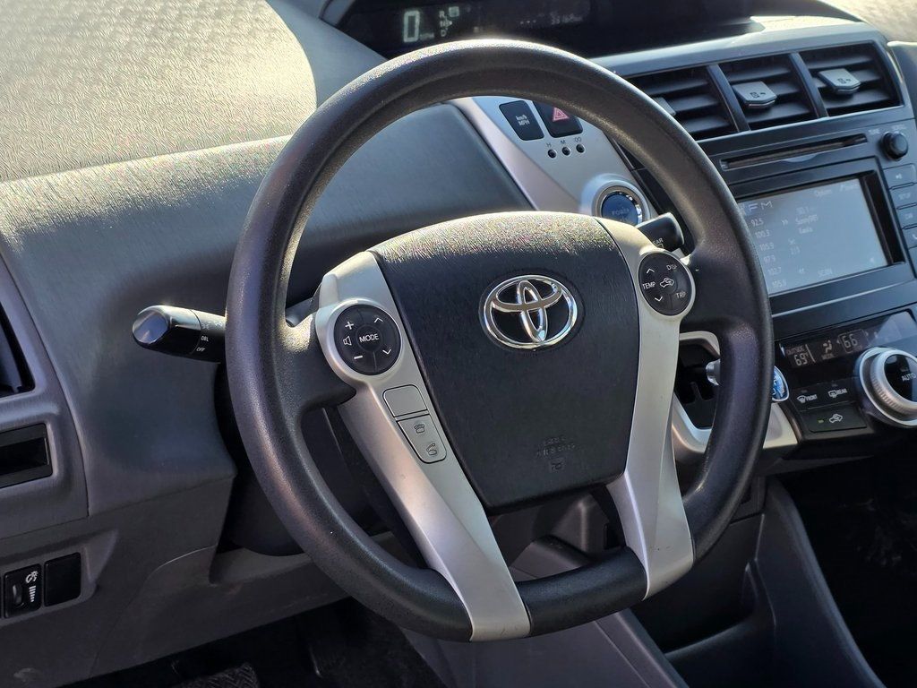 2014 Toyota Prius v  - 22962338 - 12