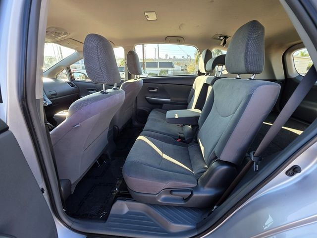 2014 Toyota Prius v  - 22962338 - 15