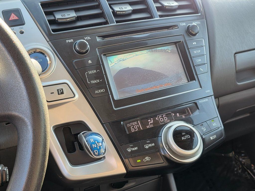 2014 Toyota Prius v  - 22962338 - 24