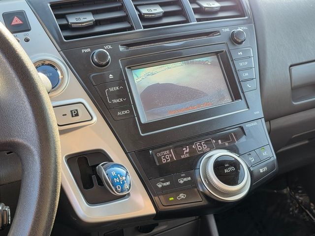 2014 Toyota Prius v  - 22962338 - 24