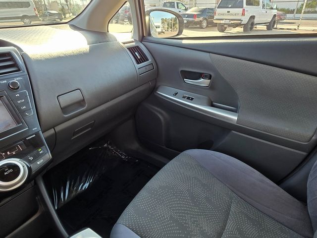 2014 Toyota Prius v  - 22962338 - 27