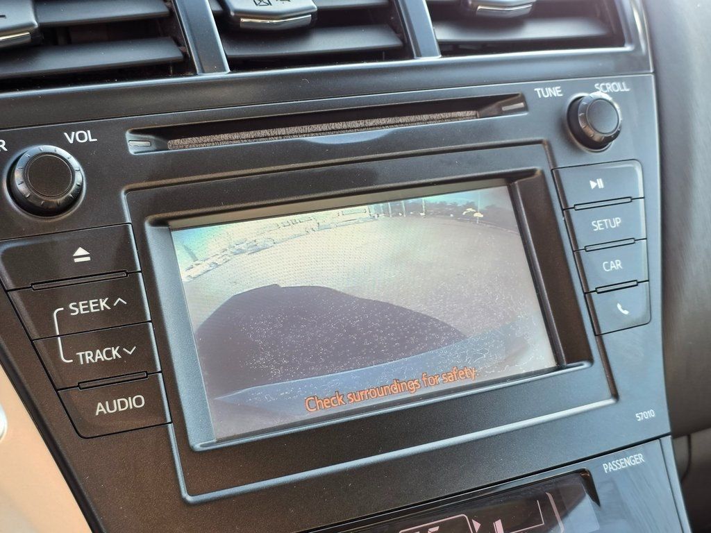 2014 Toyota Prius v  - 22962338 - 30