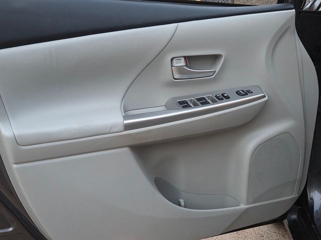 2014 Toyota Prius v 2014 Toyota Prius V  - 22949226 - 23