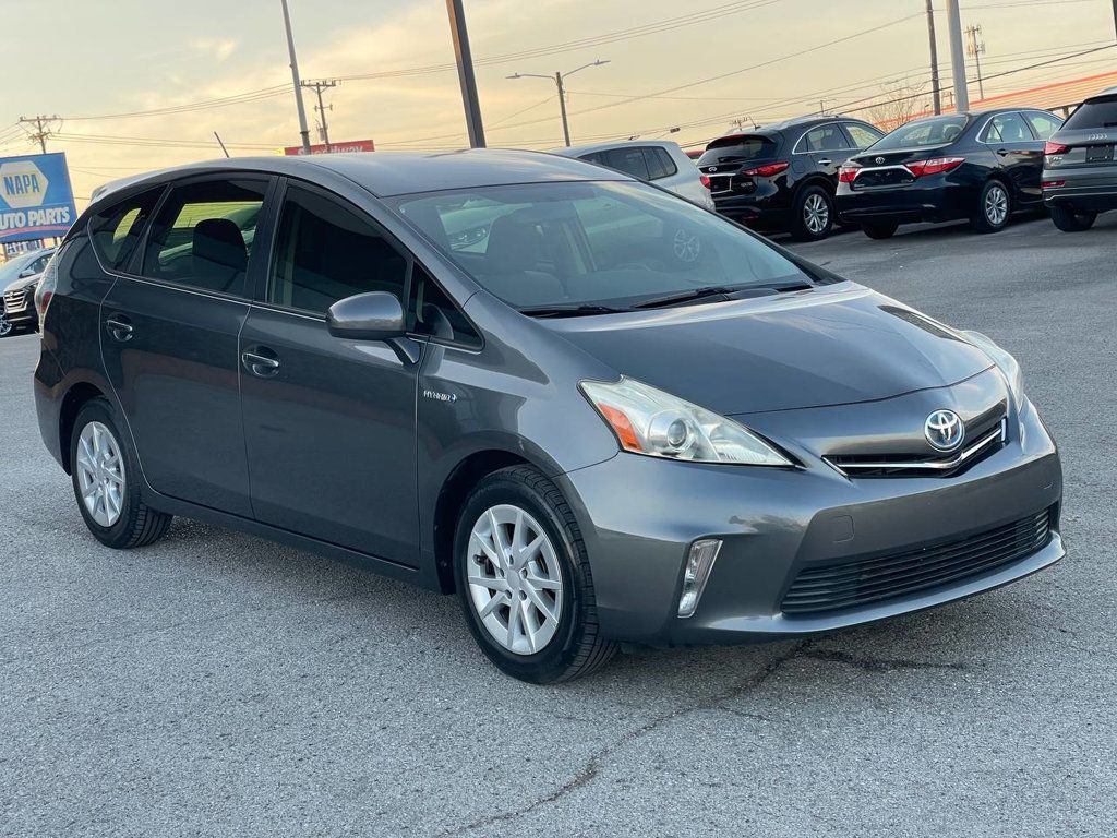 2014 Toyota Prius V Two photo 4