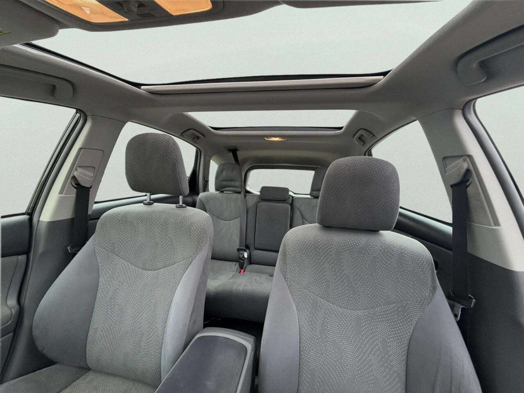 2014 Toyota Prius v 5dr Wagon Three - 22993937 - 15