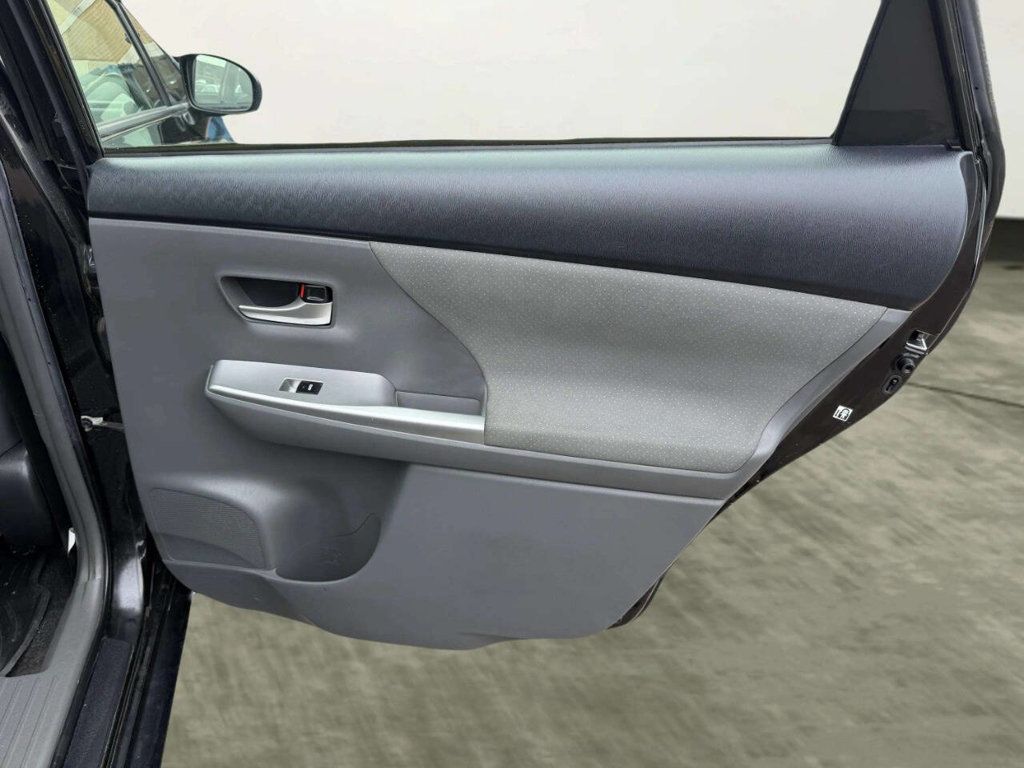 2014 Toyota Prius v 5dr Wagon Three - 22993937 - 18