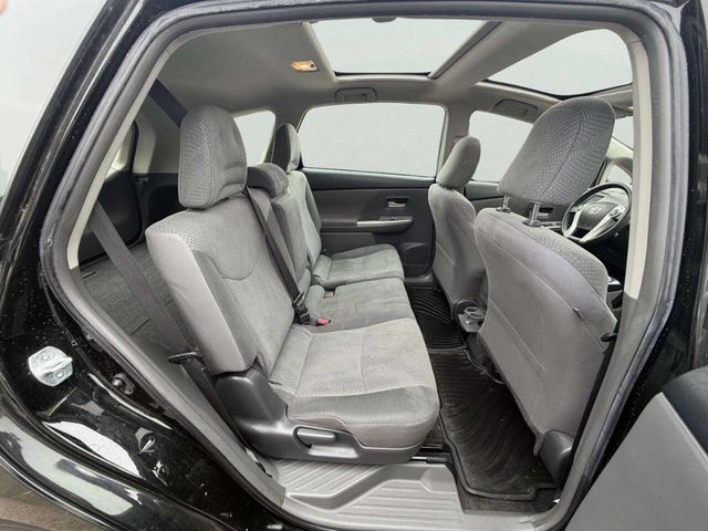 2014 Toyota Prius v 5dr Wagon Three - 22993937 - 19