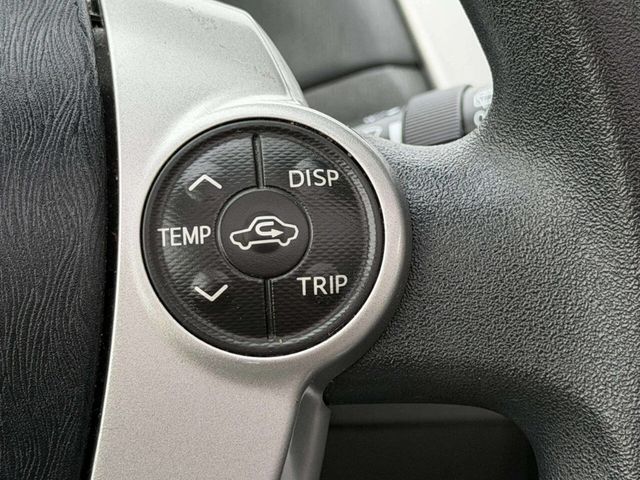 2014 Toyota Prius v 5dr Wagon Three - 22993937 - 28