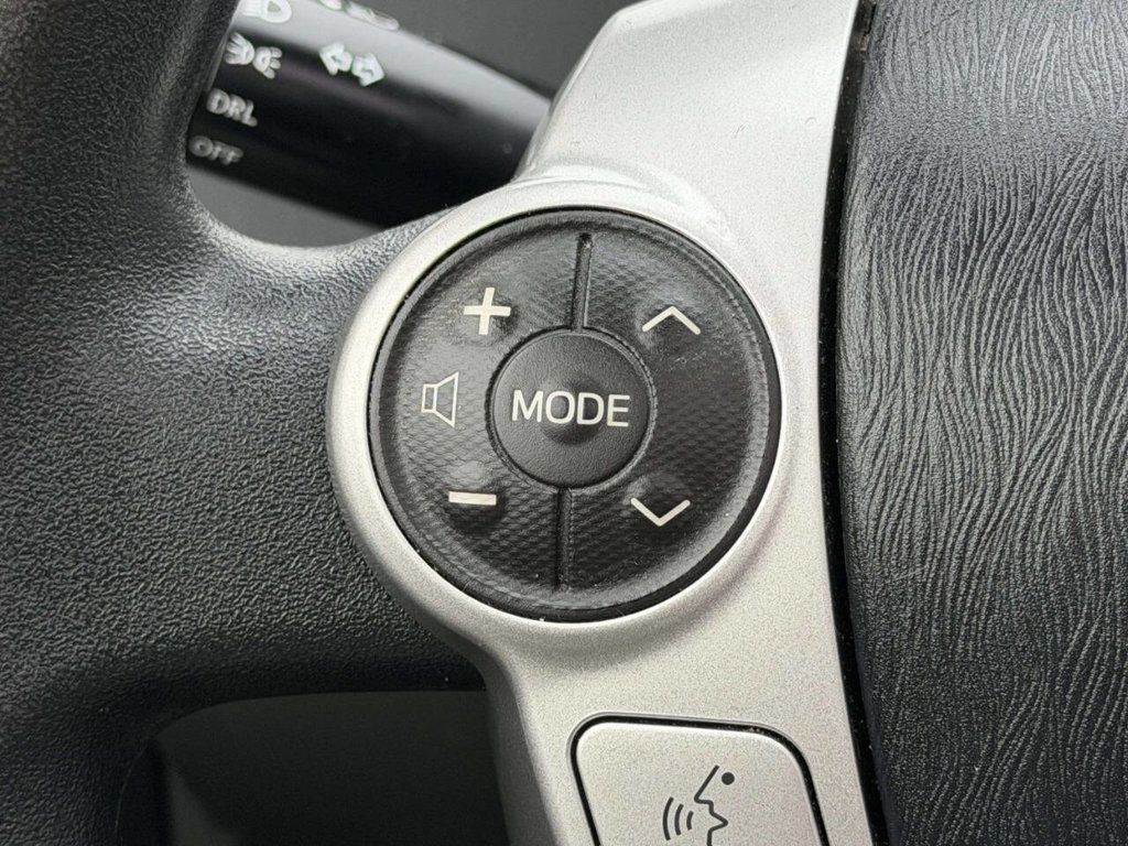 2014 Toyota Prius v 5dr Wagon Three - 22993937 - 30