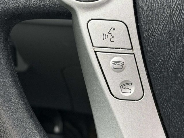 2014 Toyota Prius v 5dr Wagon Three - 22993937 - 31